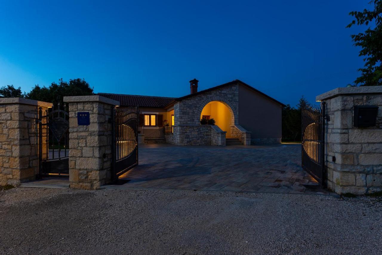 Villa Krizanci Žminj Екстериор снимка