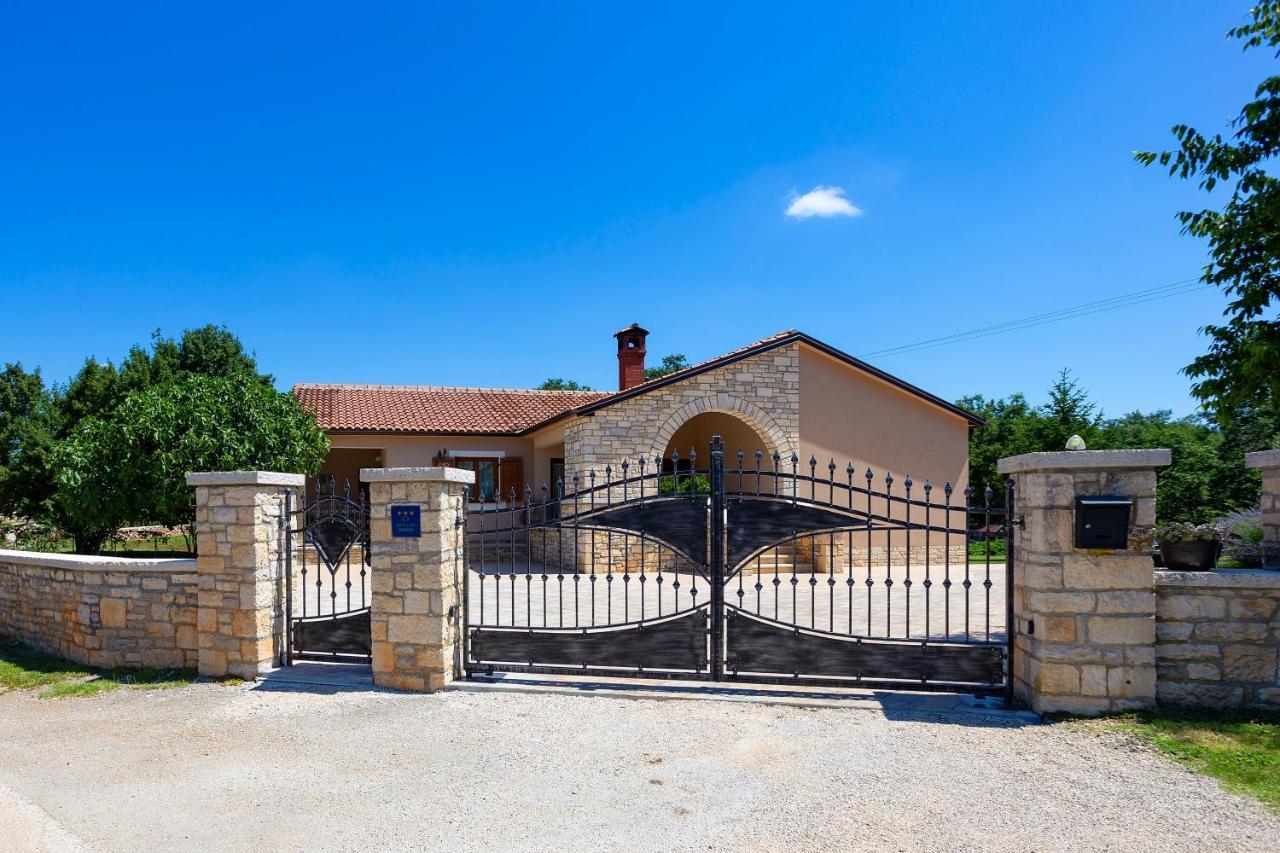 Villa Krizanci Žminj Екстериор снимка